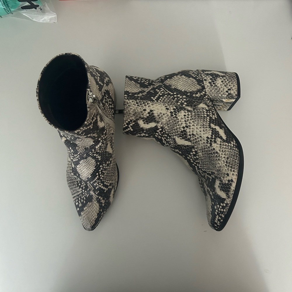 SOLD ‼️ Madden Girl Booties